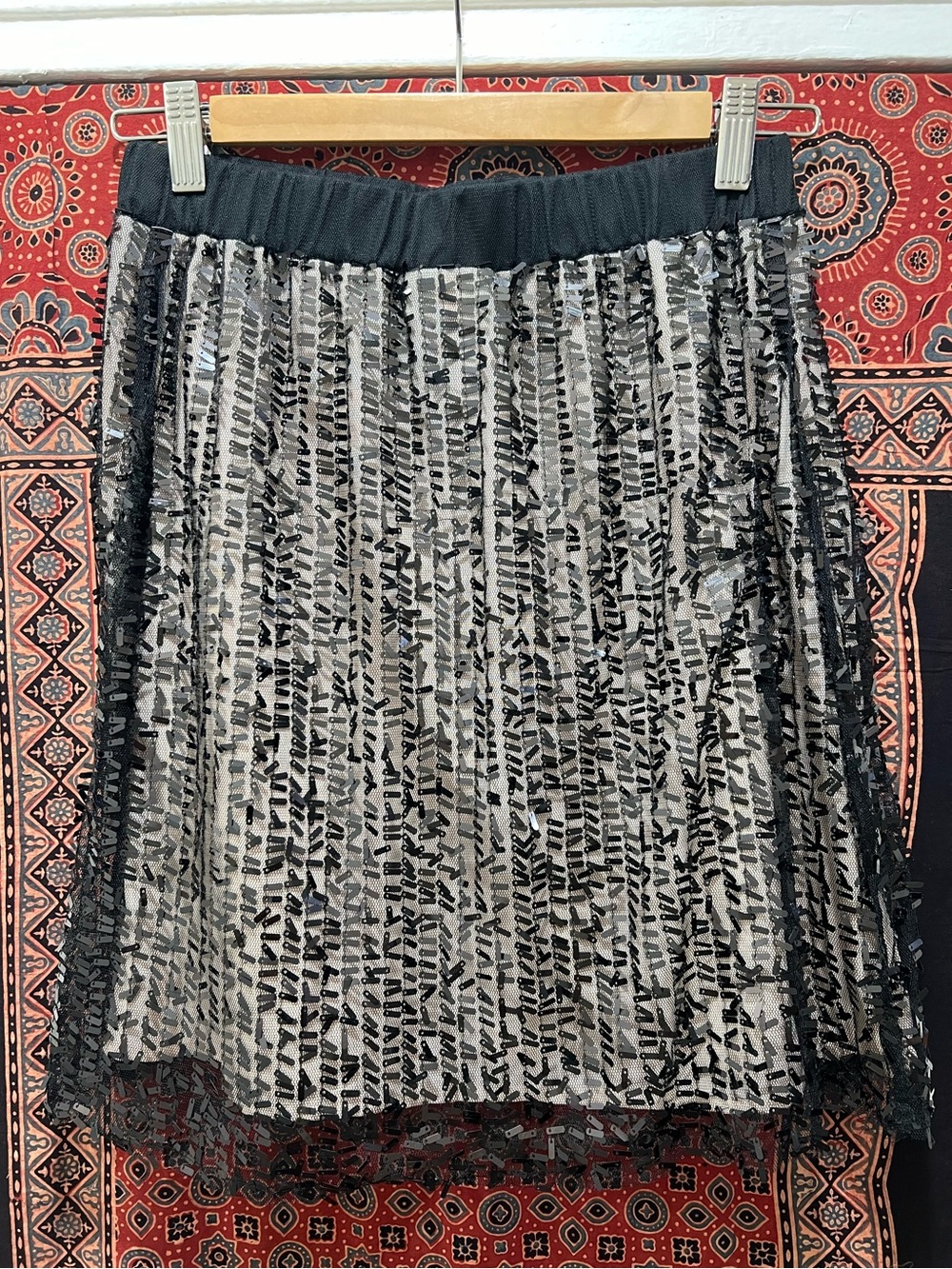 Women's Black Sequin Midi / Knee Length Skirt